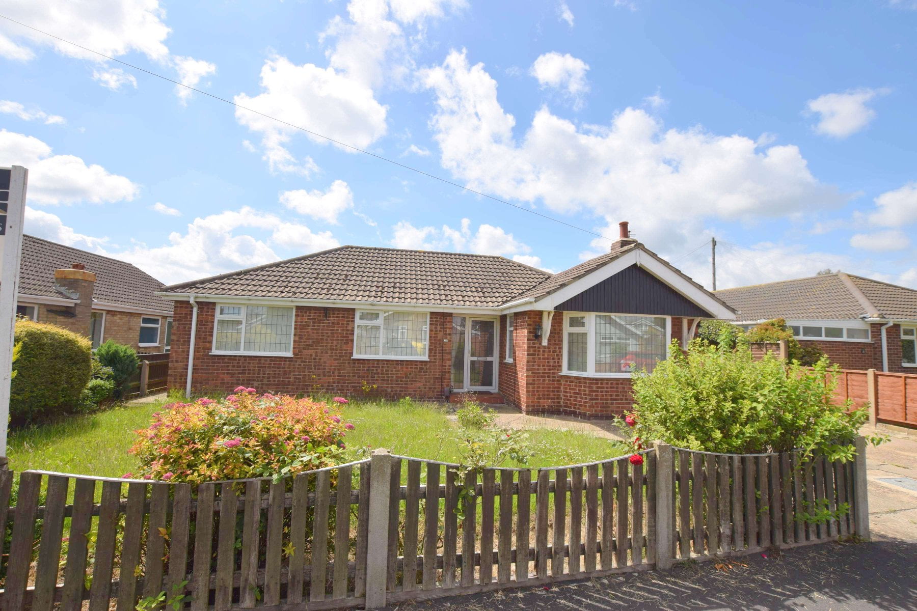 3 bedroom detached bungalow for sale HoltonLeClay, Grimsby Gi Media